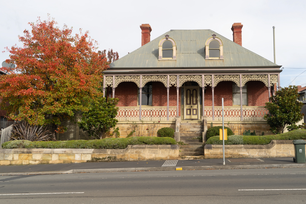 Eines der vielen alten Häuser in Hobart die im viktorianischen Stil erbaut wurden