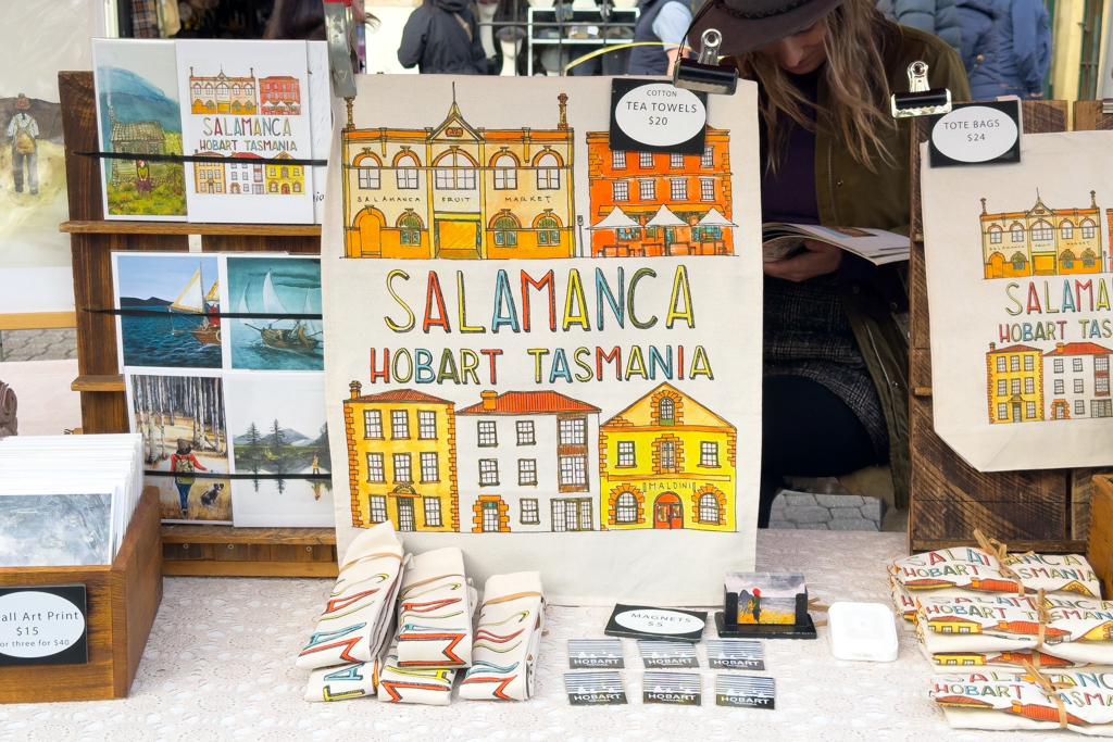 Handtücher vom Salamanca Markt als Andenken kosten hier 20 AUD