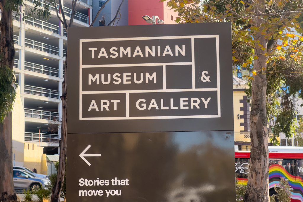 Jetzt noch zum Tasmanian Museum und Art Gallery