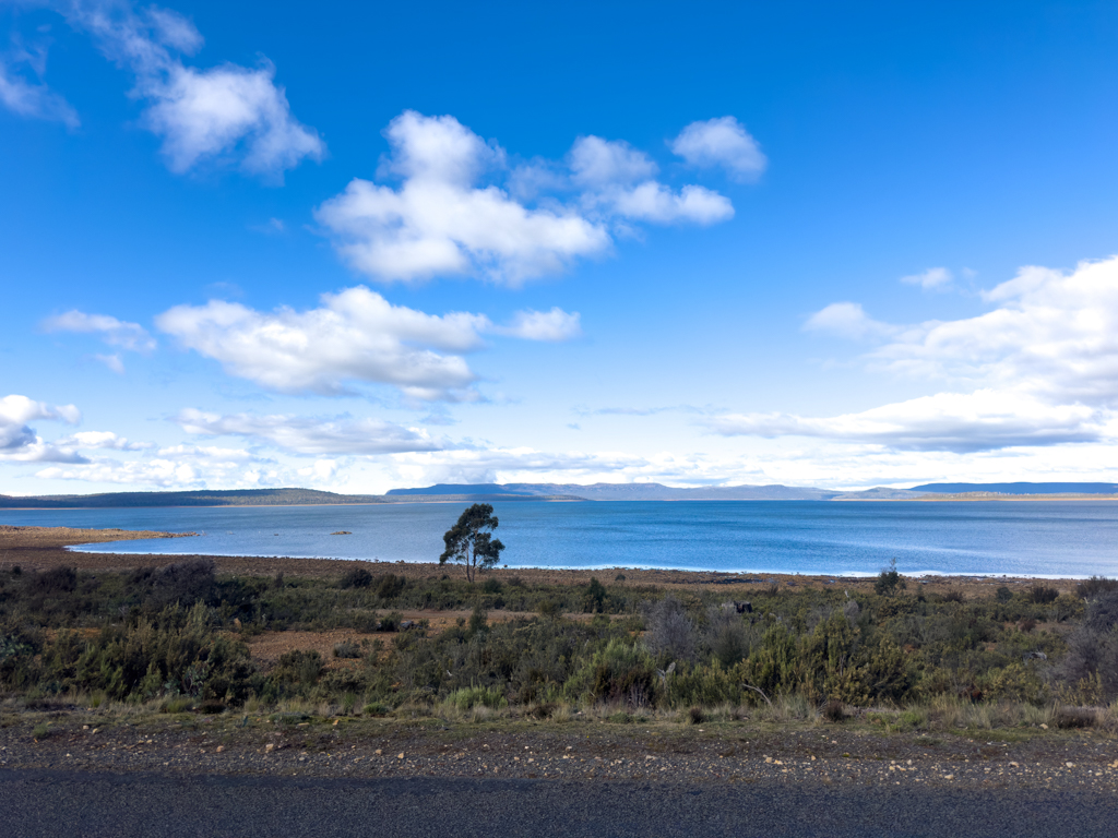 Blick auf den Great Lake. Er ist 22km lang, und 10km breit
