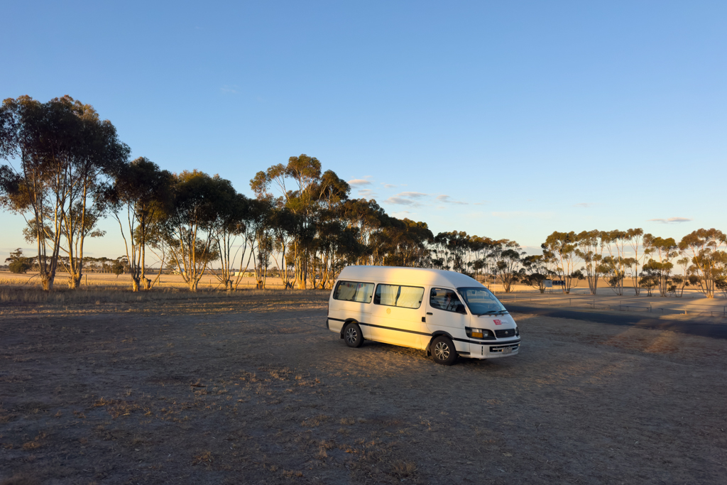 Ganz alleine stehen wir in Serviceton auf dem Campground