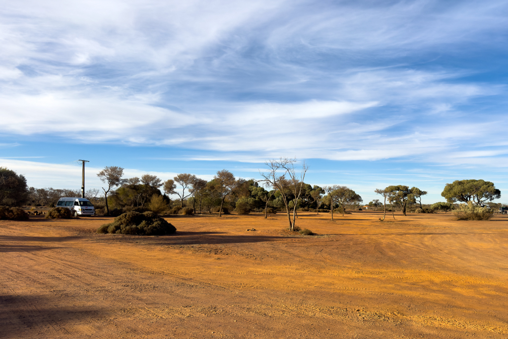 Der Campground am Glendambo Roadhouse ist noch leer, als wir ankommen...