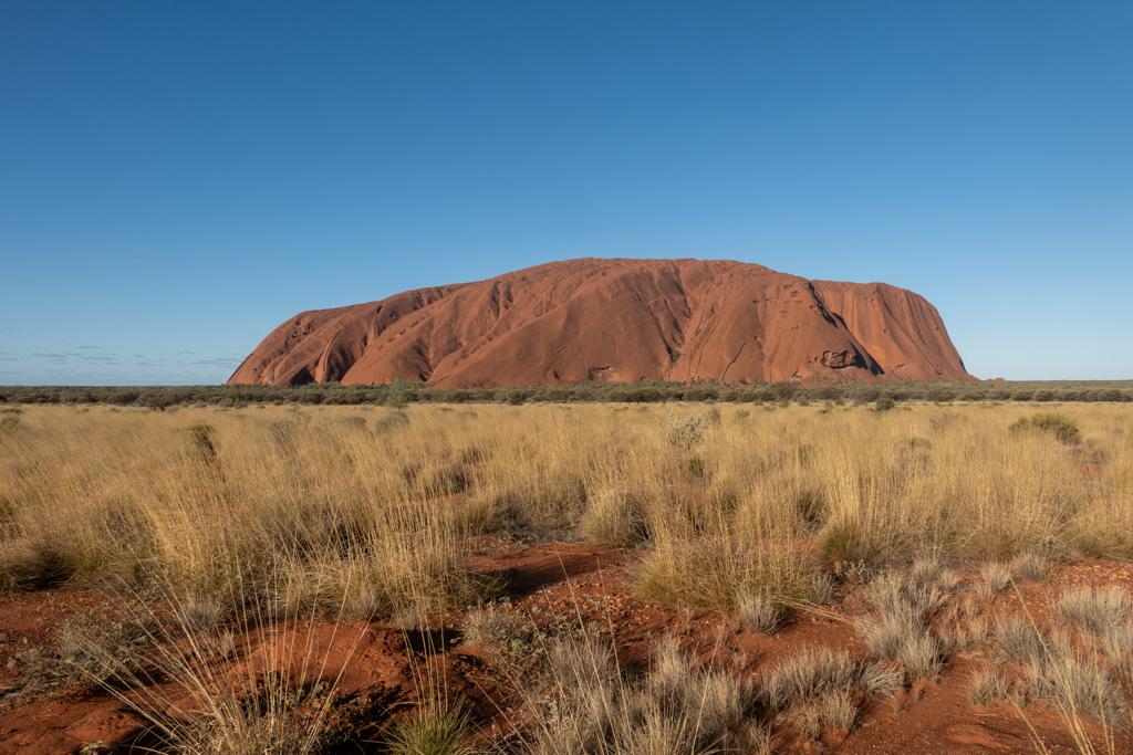 Blick zum Sonnenuntergang auf Uluru am Sunset Point