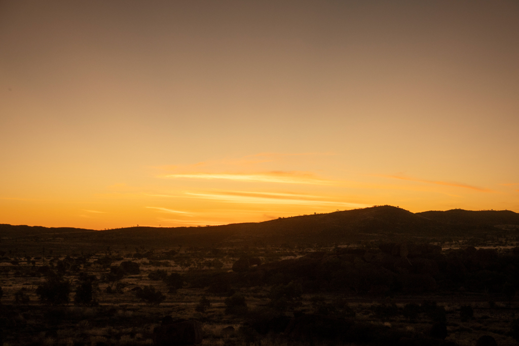 Sonnenuntergang bei den Devils Marbles