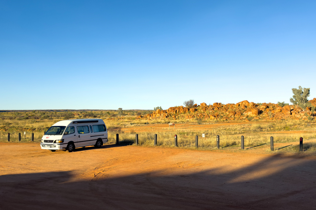 Nachmittags sind wir noch recht alleine bei den Devils Marbles