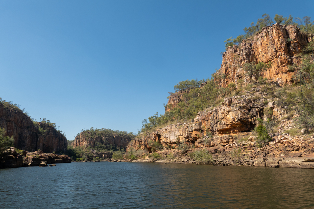 Eindrucksvolle Felswände und Natur in der Katherine Gorge