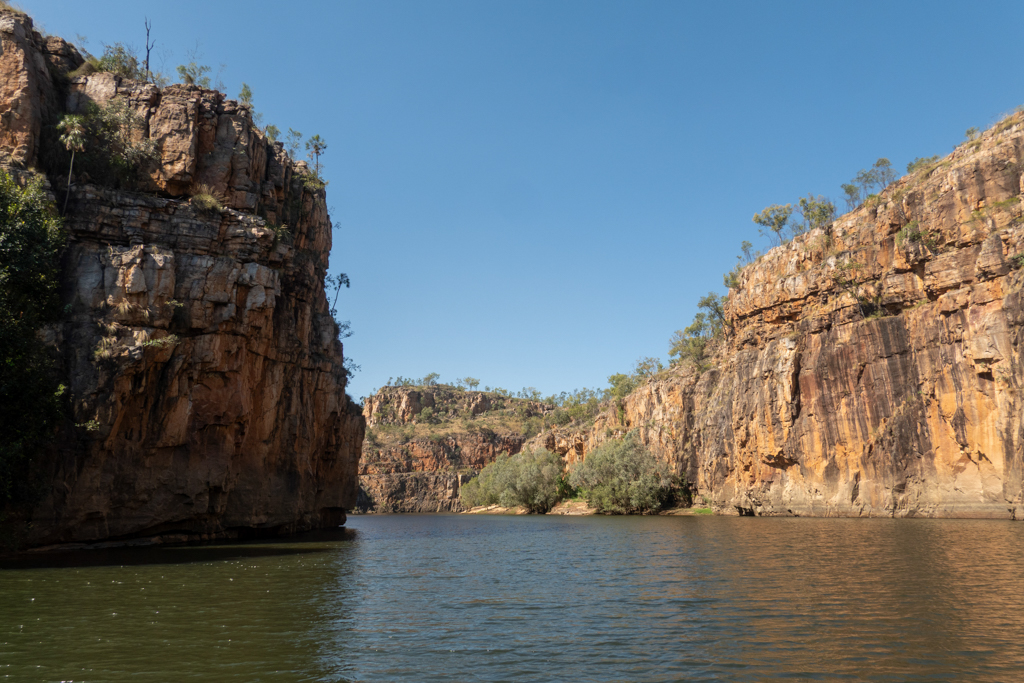 Eindrucksvolle Felswände und Natur in der Katherine Gorge