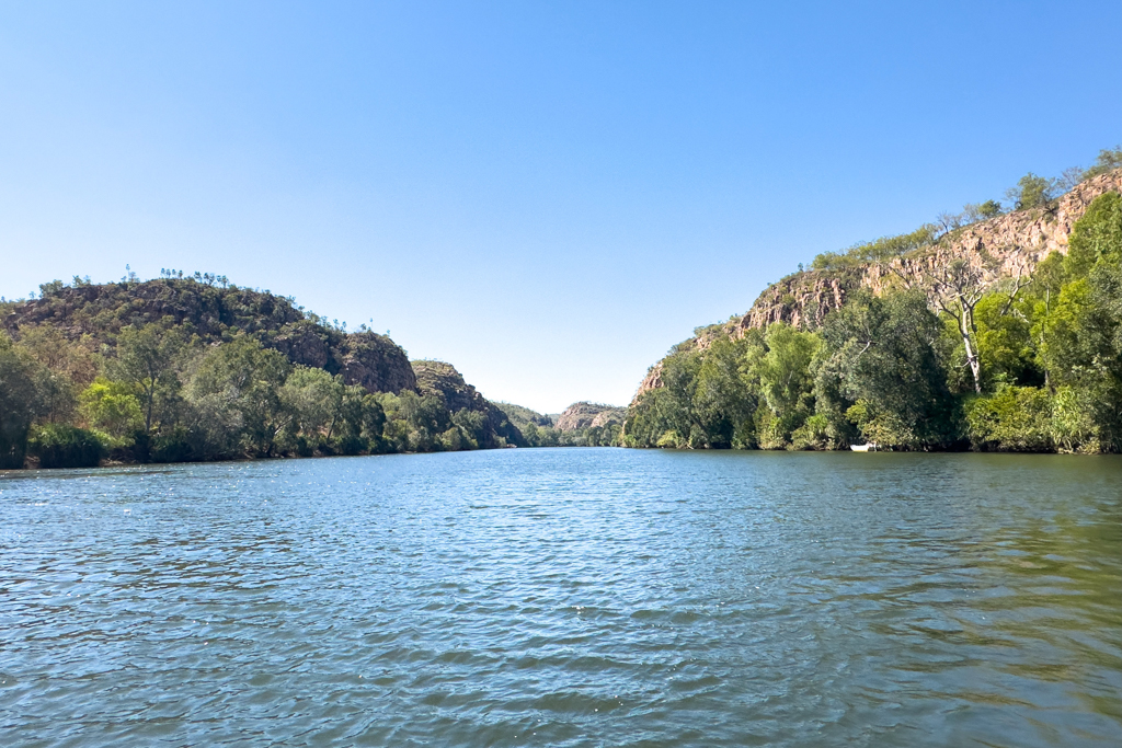 Eindrucksvolle Felswände und Natur in der Katherine Gorge