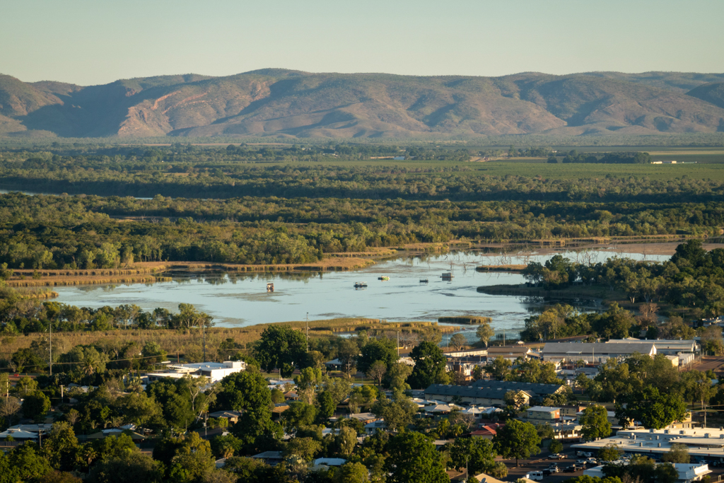 Die flache Lagune des Orb Rivers am Rande der Stadt Kunanurra