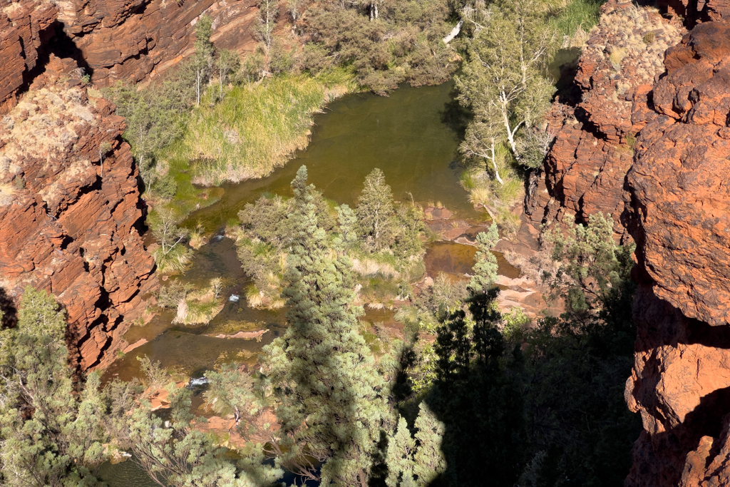 Jetzt in Grossaufnahme: der Pool mit seinem weiteren Abfluss durch die Gorge