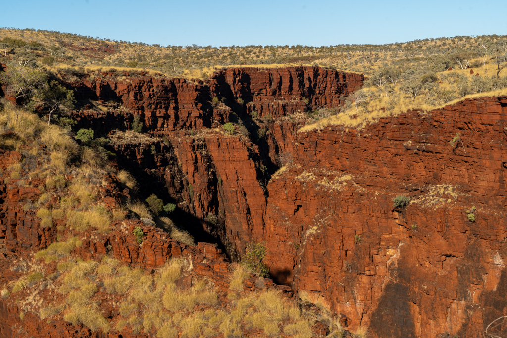 Nochmals einen Blick über die Gorge, wie sie sich in die Landschaft gefressen hat