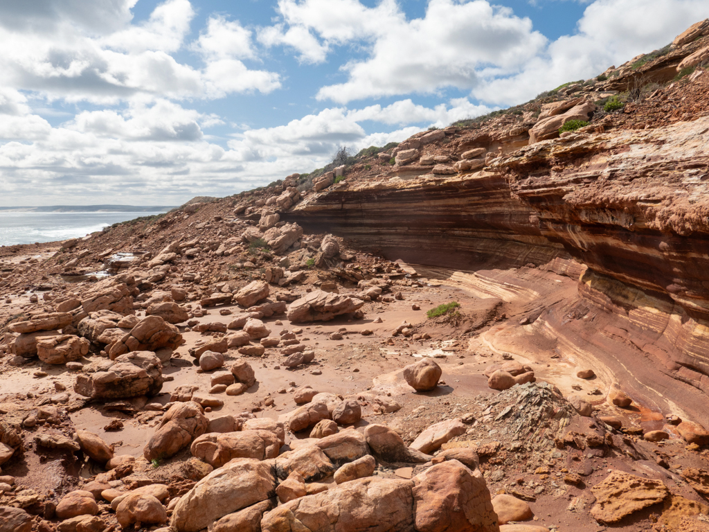 Vom Wind und Wetter erodierter Küstenabschnitt der Kalbarri Beach