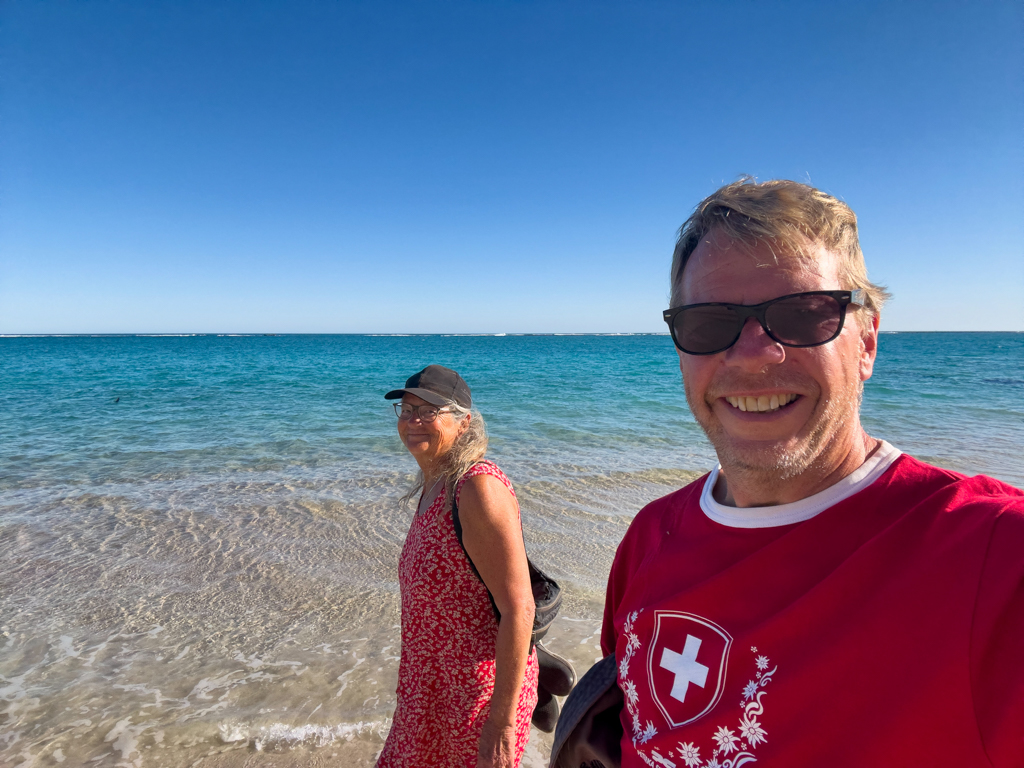 Zum Nationalfeiertag machen JoMa eine Strandwanderung
