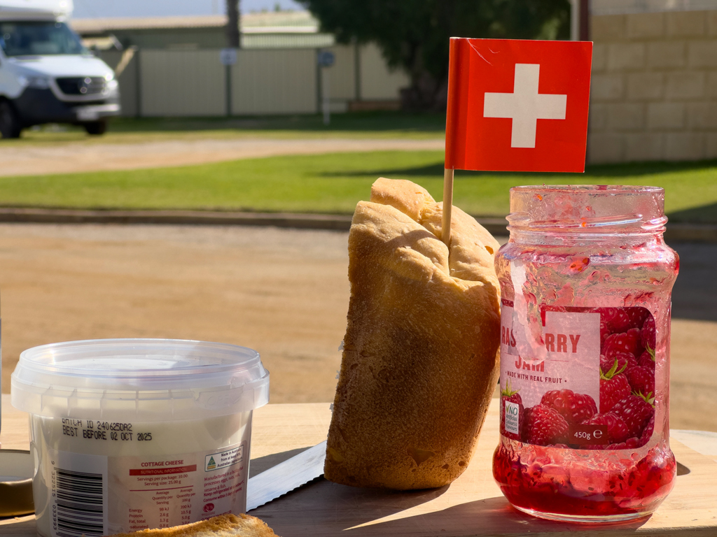 Der Rest vom "Schweizer Brot" der vom Zmorge übrig ist...
