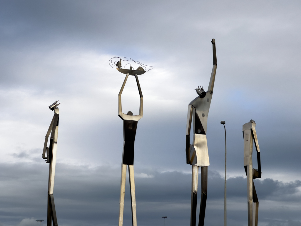 Die Wilman Wadani Sculpturen markieren den Beginn des gleichnamigen HWY