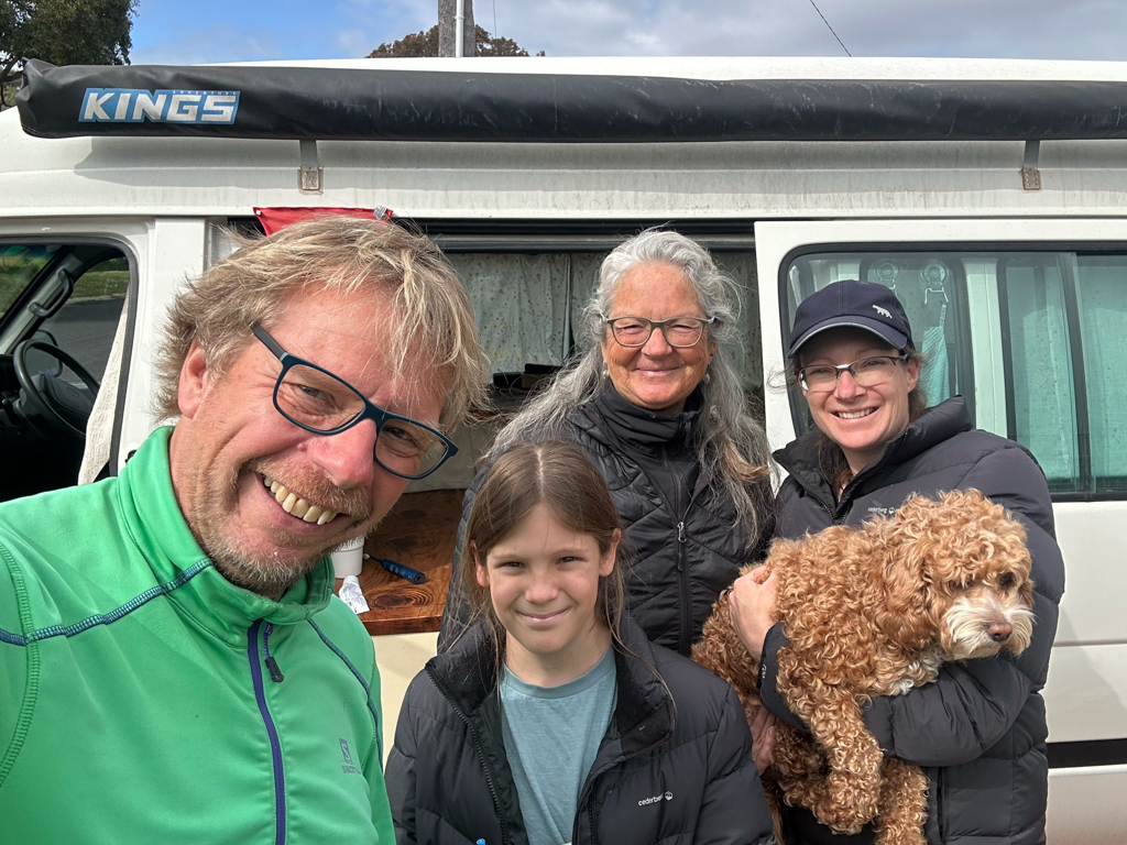 Selfie: Abschied von Kai, Michelle und Evie der kleinen Hundedame
