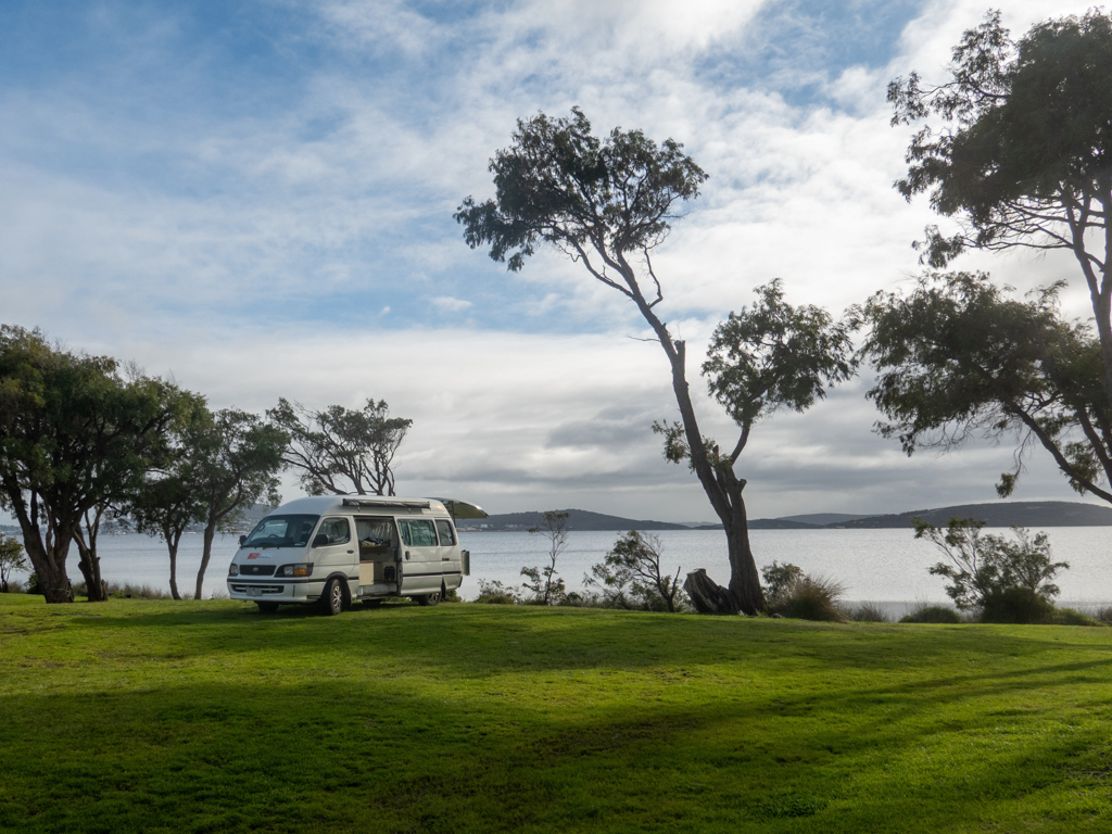 Die Sonne lacht. Unser Stellplatz im Panorama Caravanpark: Direkt am Meer