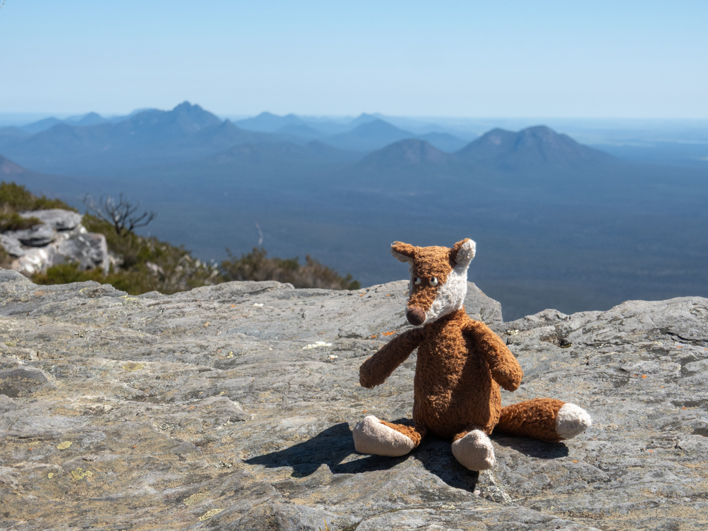 Mo oben auf Bluff Knoll, im Hintergrund die Sterling Ranges