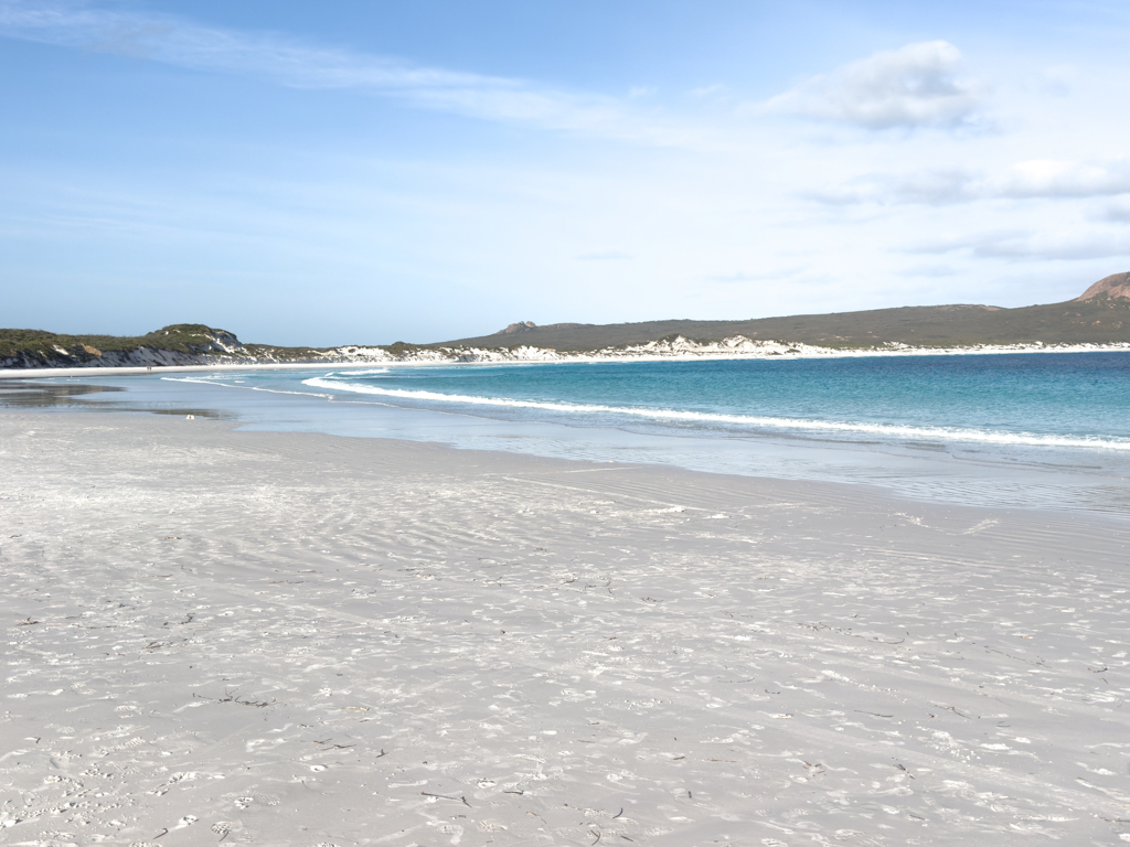 Ebbe an der weissen breiten Lucky Bay