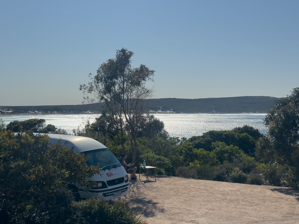 Unser 3. und letzter Stellplatz Nr. 12 an der Lucky Bay - derjenige mit der schönsten Aussicht!