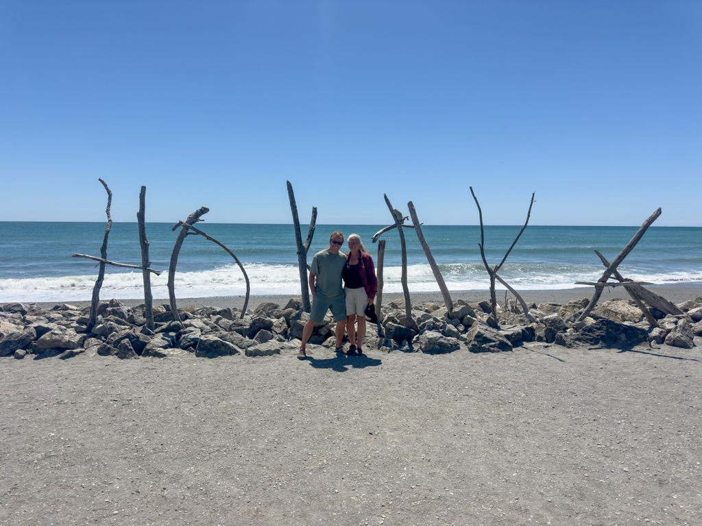 JoMa posieren an der Hokitika Beach