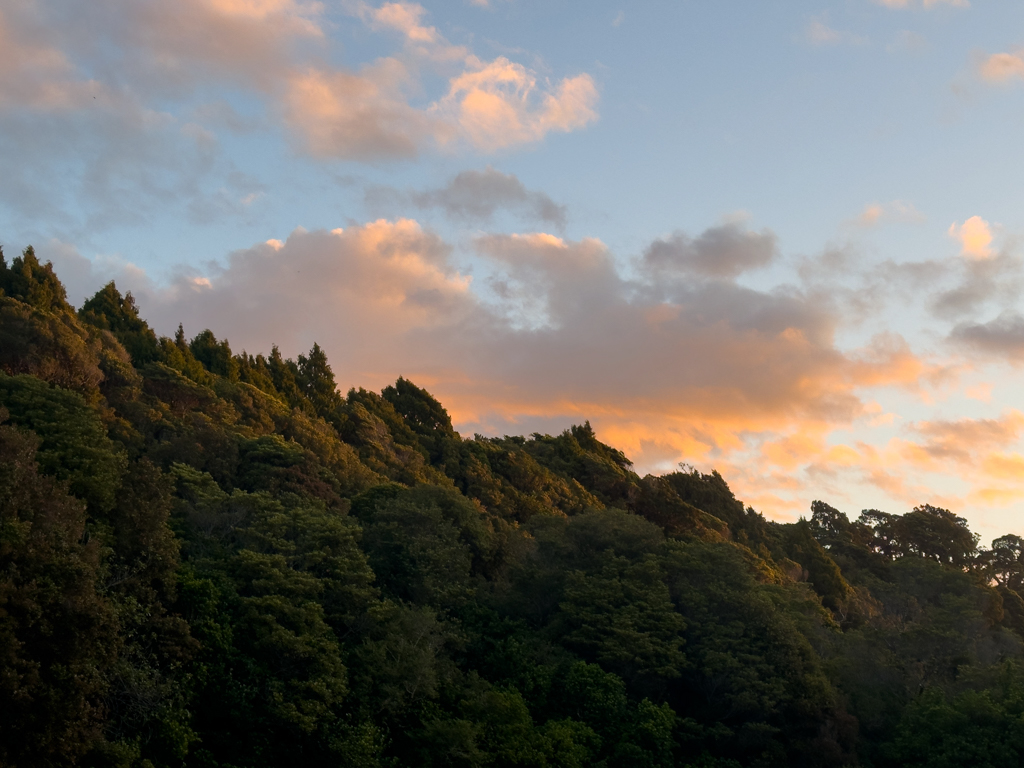 Abendrot über dem Lake Mahinapua Campground