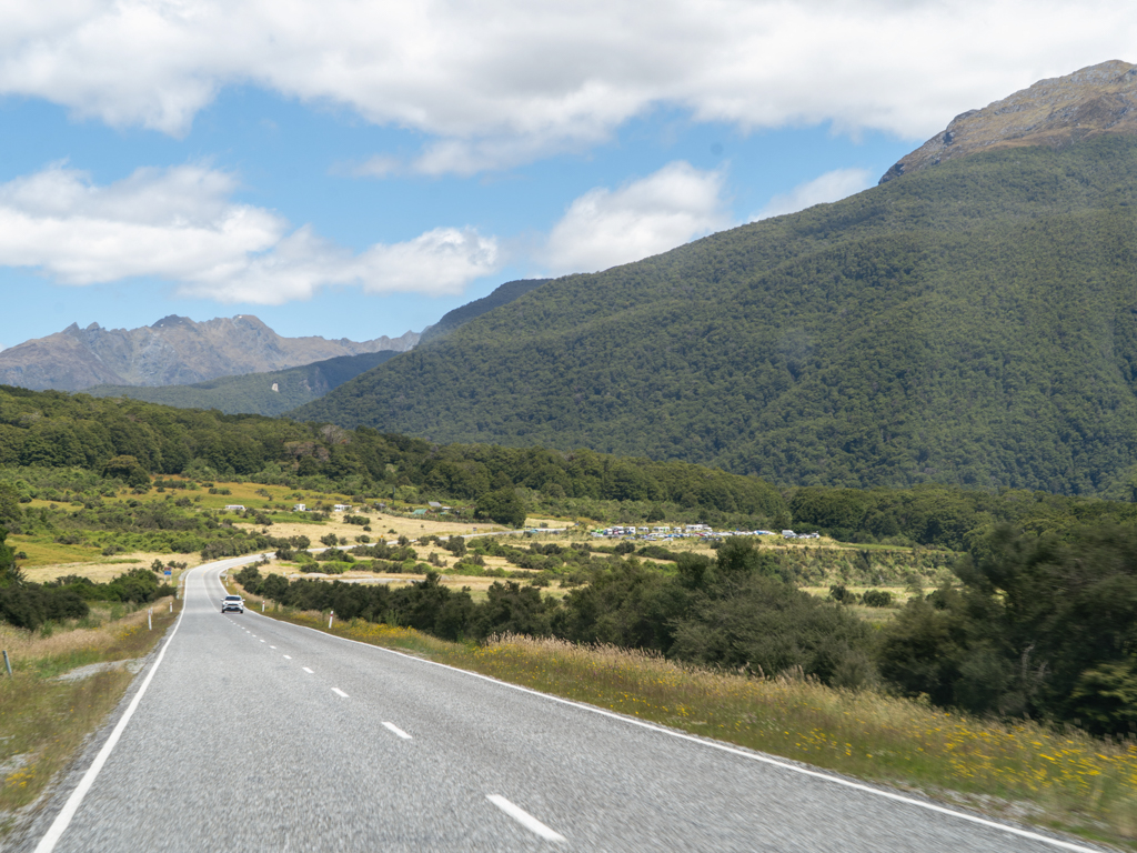 Der Parkplatz bei den Blue Pools ist schon gut besetzt!