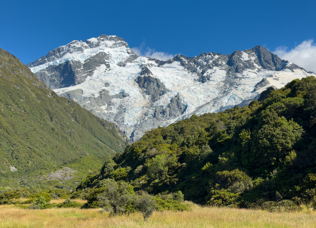 Eindrucksvolle Schneeberge und Gletscher im Mt. Cook Nationalpark