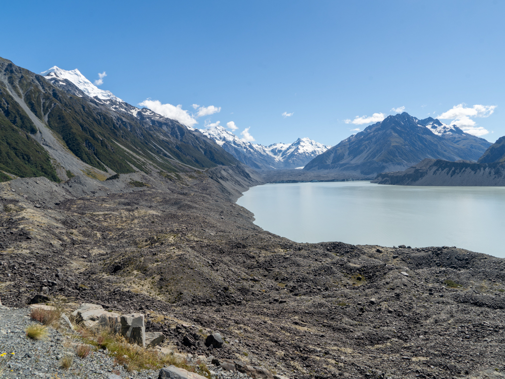 Panorama: Eindrucksvolles Berg- und Gletscher(see)panorama am Tasman Lake im Mt. Cook N.P.