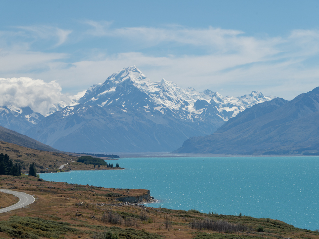 Das eindrucksvolle Bergpanorama an türkisfarbenen Lake Pukaki; vom Peters Lookout aus