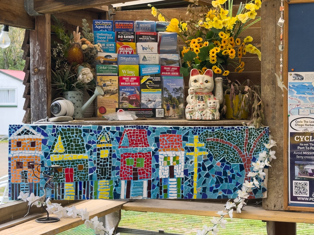 Ein lustiges Durcheinand im Office des Tapawera Campground