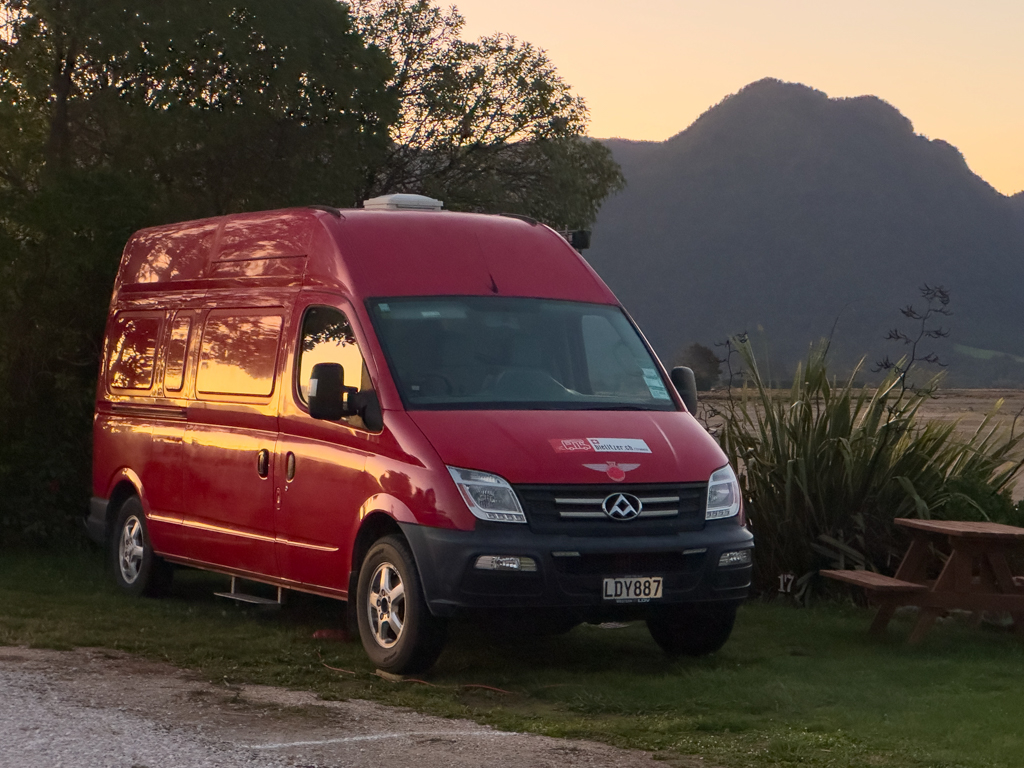 Unser abgestaubter Manaaki glänzt richtig im Abendlicht