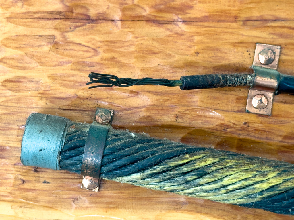 Ein Stück Original-Unterseekabel, das der Cable Bay ihren Namen gab