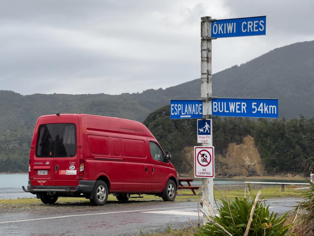 Wir rasten kurz in der Ōkiwi Bay