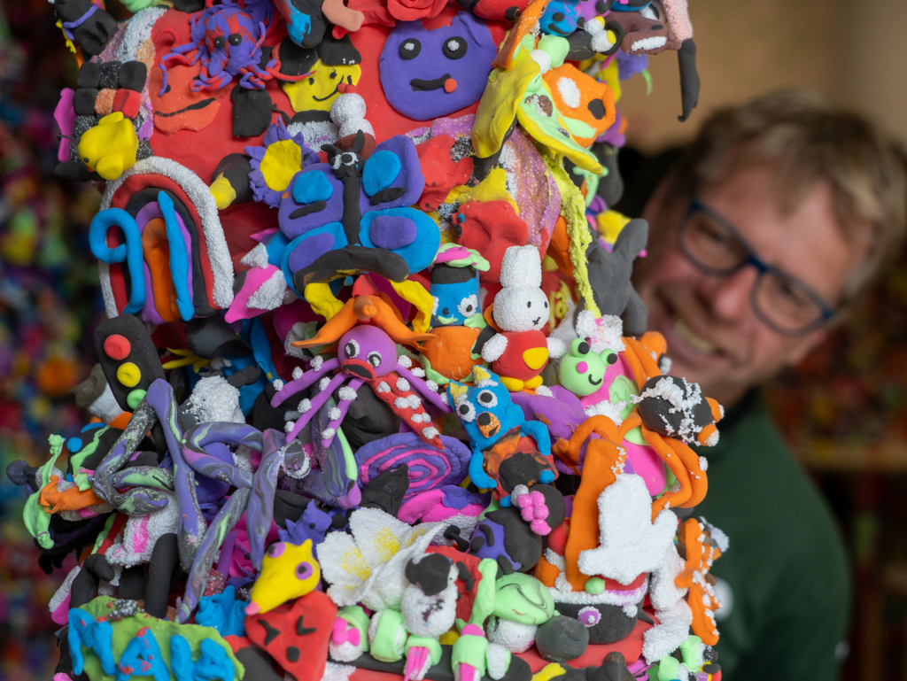 Die Kunst im Detail, Jo erfreut sich sehr daran