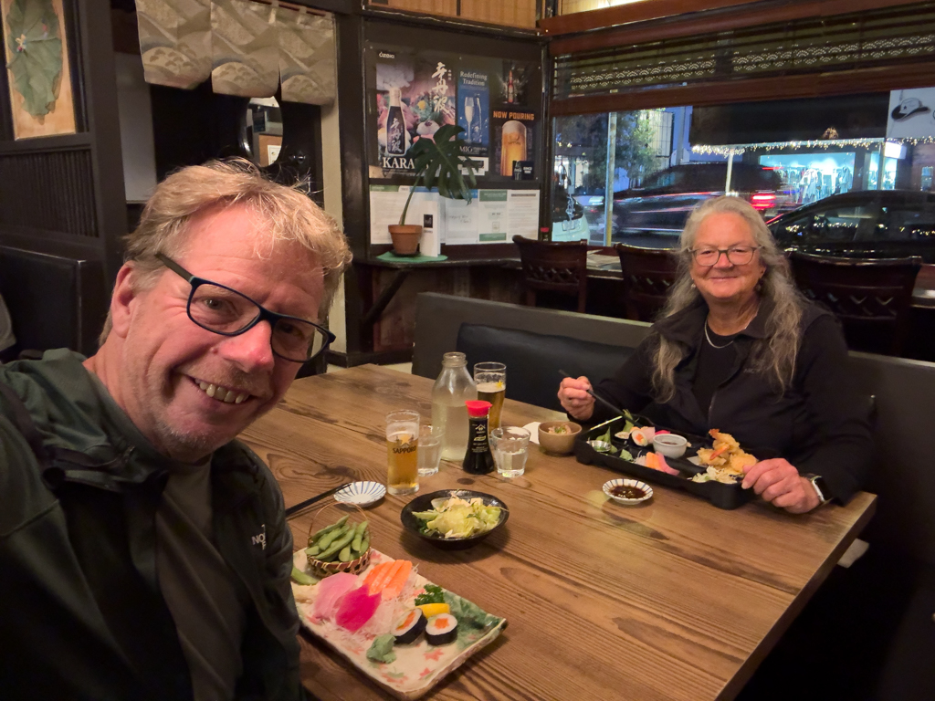 Selfie: JoMa gehen beim Koreaner japanisch Sushi essen :-)