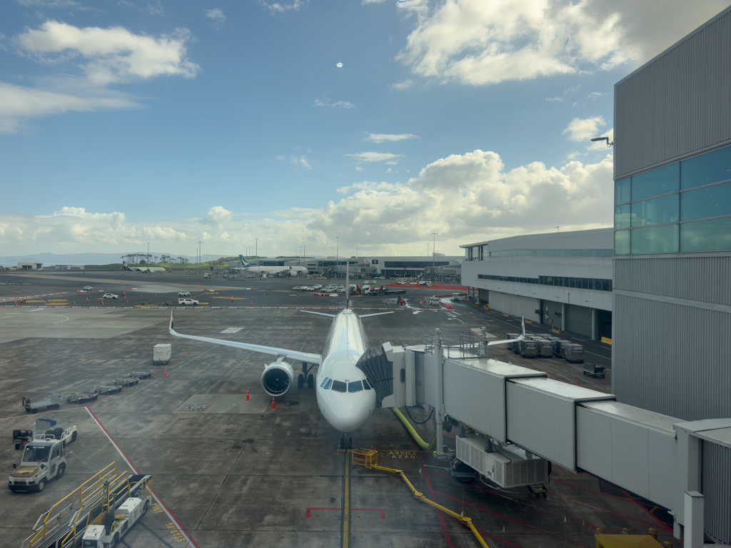 Am Flugi Auckland wartet unser Flieger nach Singapur schon auf uns