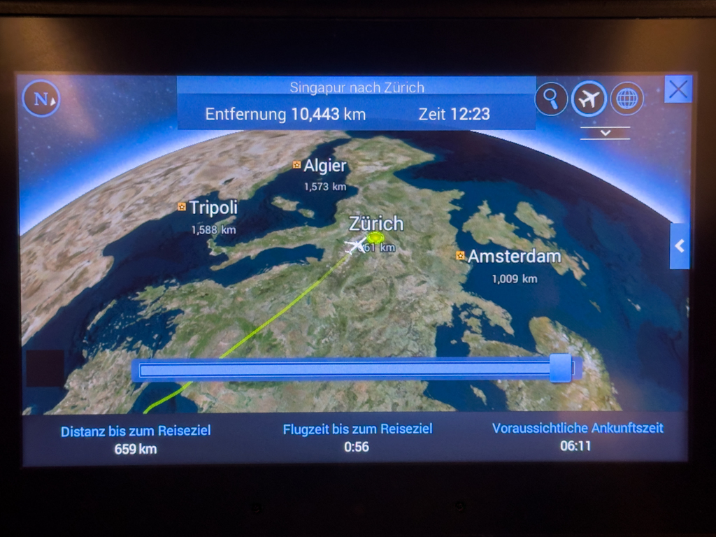 Info zur Flugroute nach Hause. Es dauert noch 12:23 Std mit 10'443 km